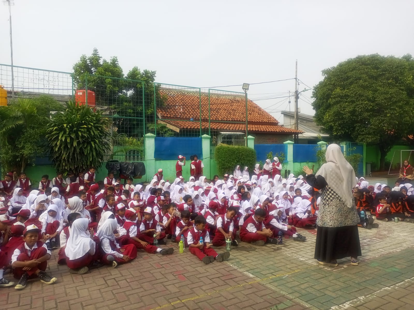 Wisata LiterAsyik Ke SDN Pulo Gebang 20